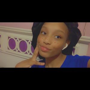 Meet your Posher, Adella